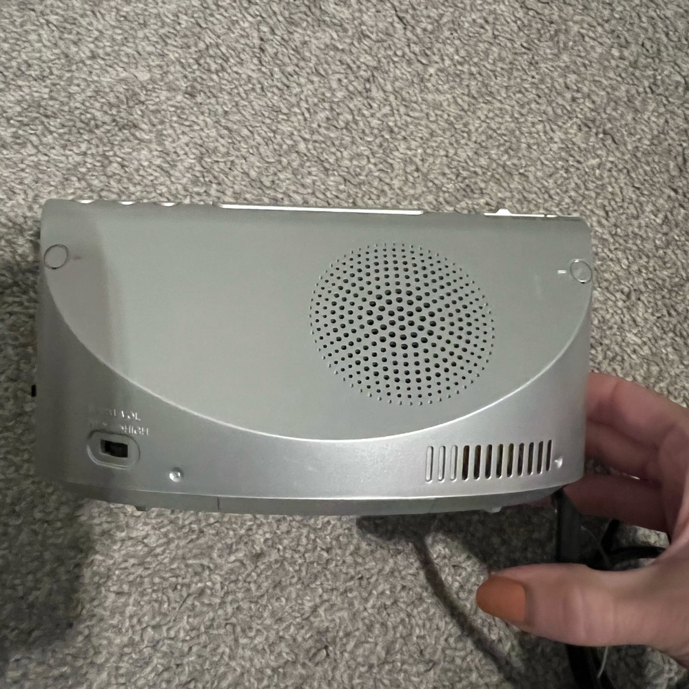 Sony Clock Radio - Picture 3 of 5